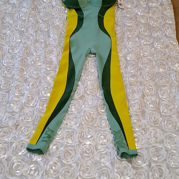 Catsuit - Picture 2 of 4